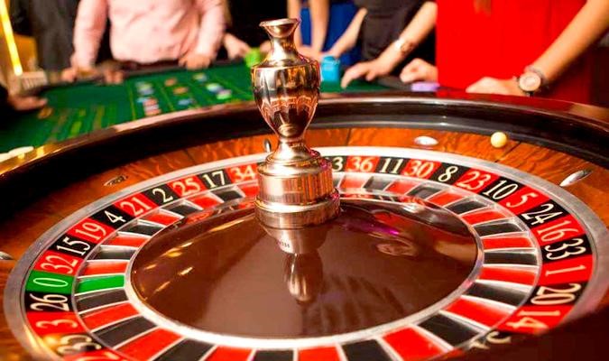 The Digital Evolution of Gambling: Navigating the World of Online Casinos